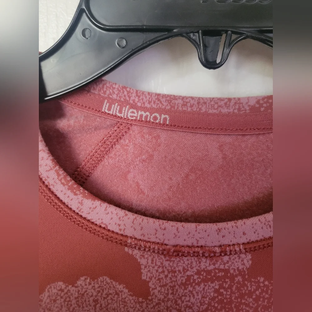 Lululemon Its Rulu Run Long Sleeve Shirt Pink Camo Jacquard Size 8